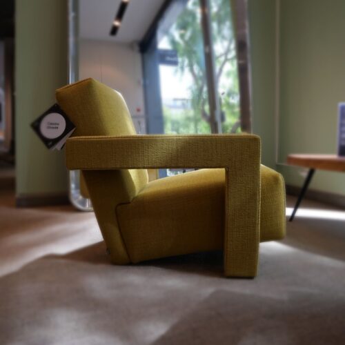Fauteuil utrecht de la marque cassina chez Jbonet