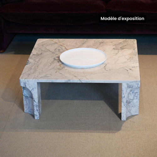 Modele d'exposition de la table doric au showroom de Nice place Arson