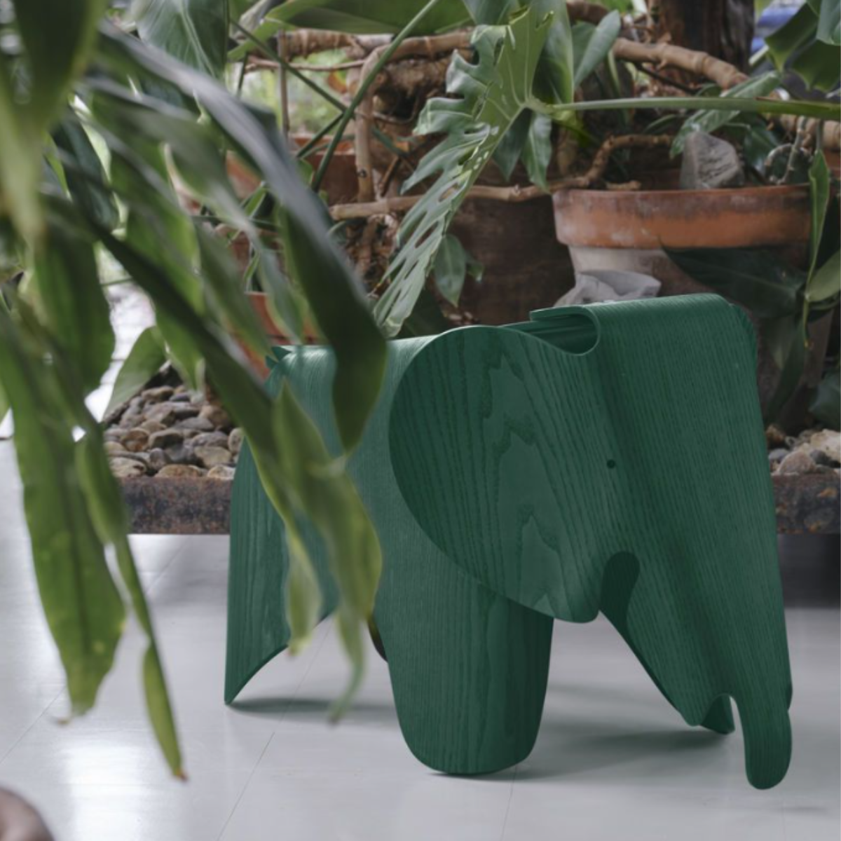 Zoom sur l'elephant des eames en vert