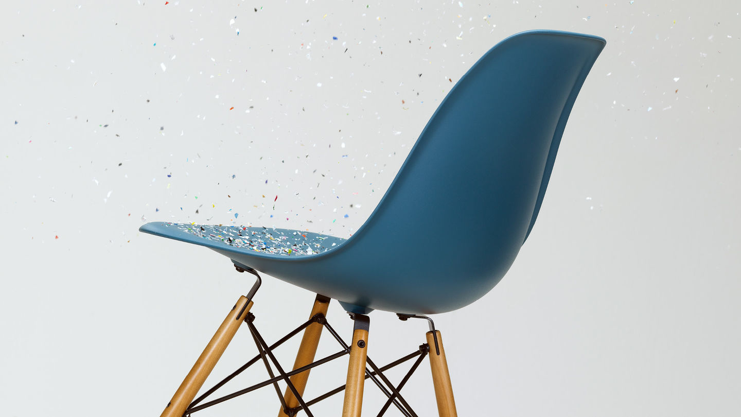 Eames plastic chair recyclée