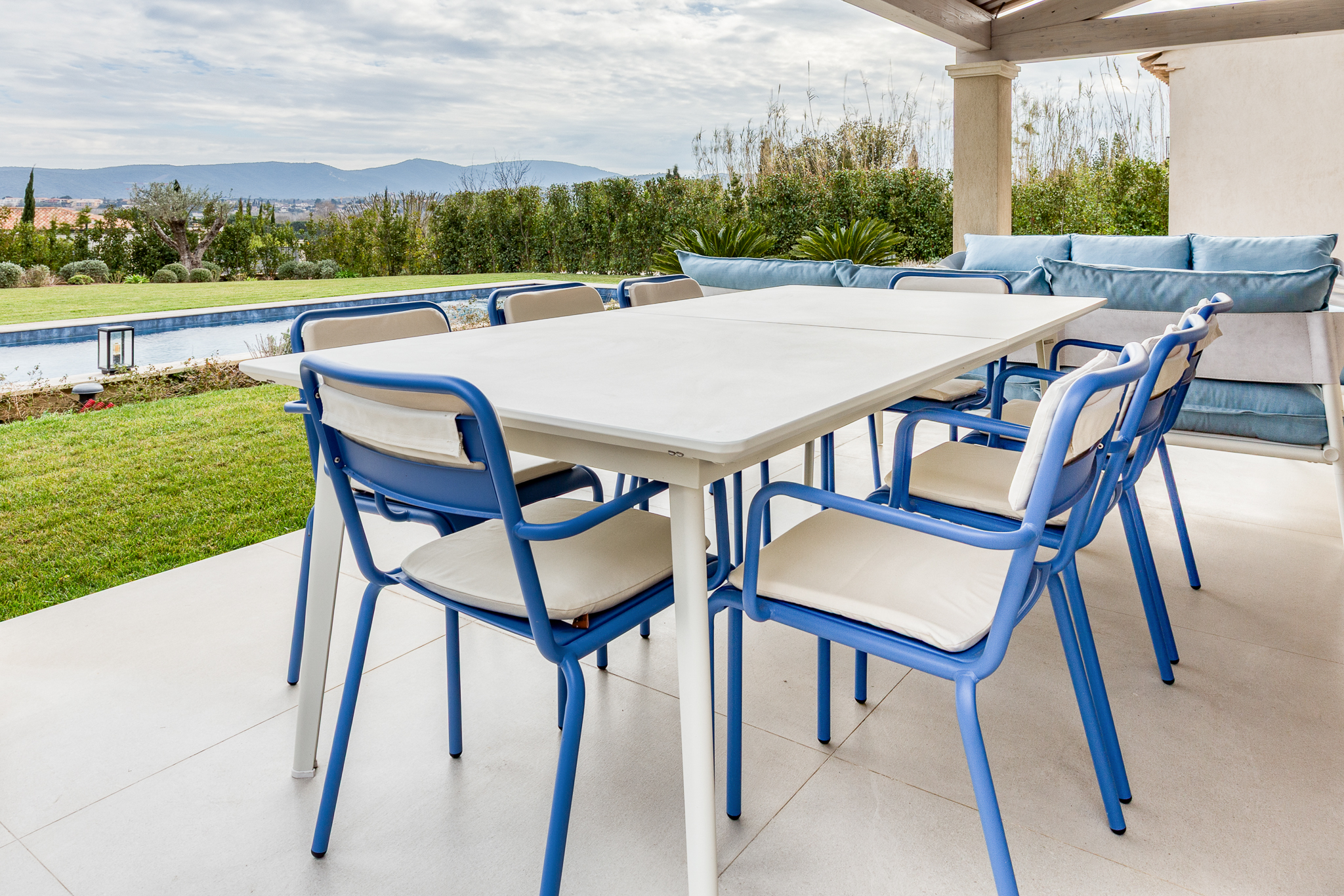 Aménagement table d'extérieur à Grimaud