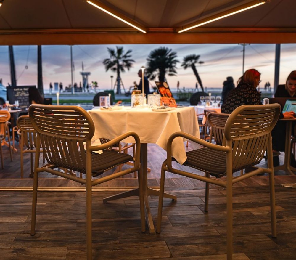 Aménagement de la terrasse du café de Paris à Nice par Jbonet